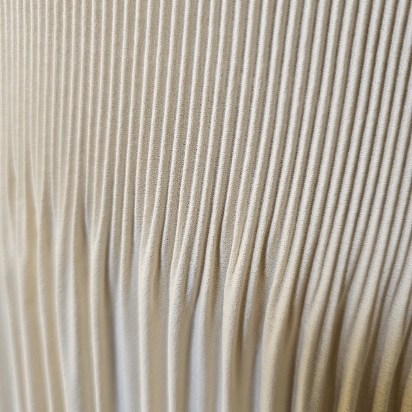 👍NWOT H&M cream white long sleeve pleated chiffon loose fit shirt top sz M US. - Picture 5 of 8